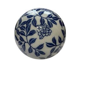 VTG Blue and White Floral ceramic  Sphere